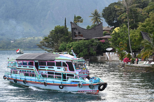 The ferry takes around 45 minutes to the tuk tuk peninsular on Samosir island